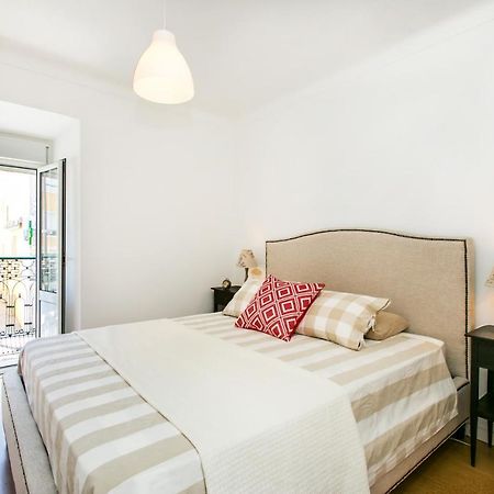 Belem! Charming 2 Bedroom Apartment W Terrace, Wifi & Free Street Parking Lisbon Exterior photo
