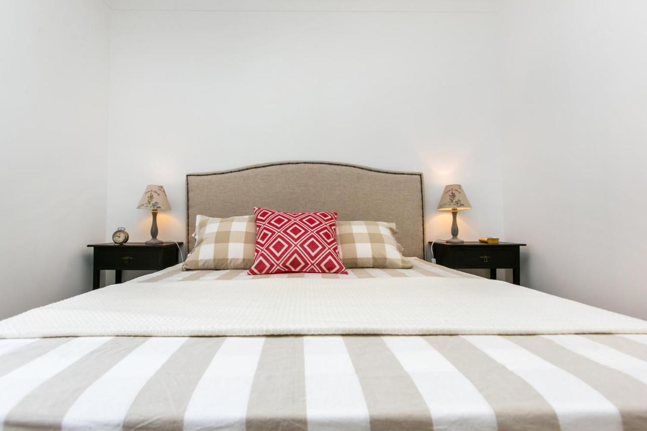 Belem! Charming 2 Bedroom Apartment W Terrace, Wifi & Free Street Parking Lisbon Exterior photo